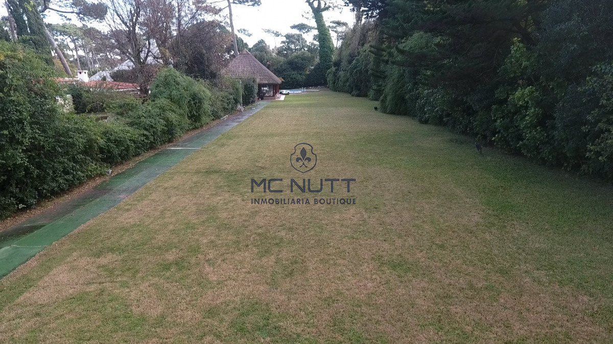 Casa ID.581/ - Casa en venta  Playa Mansa Punta del Este