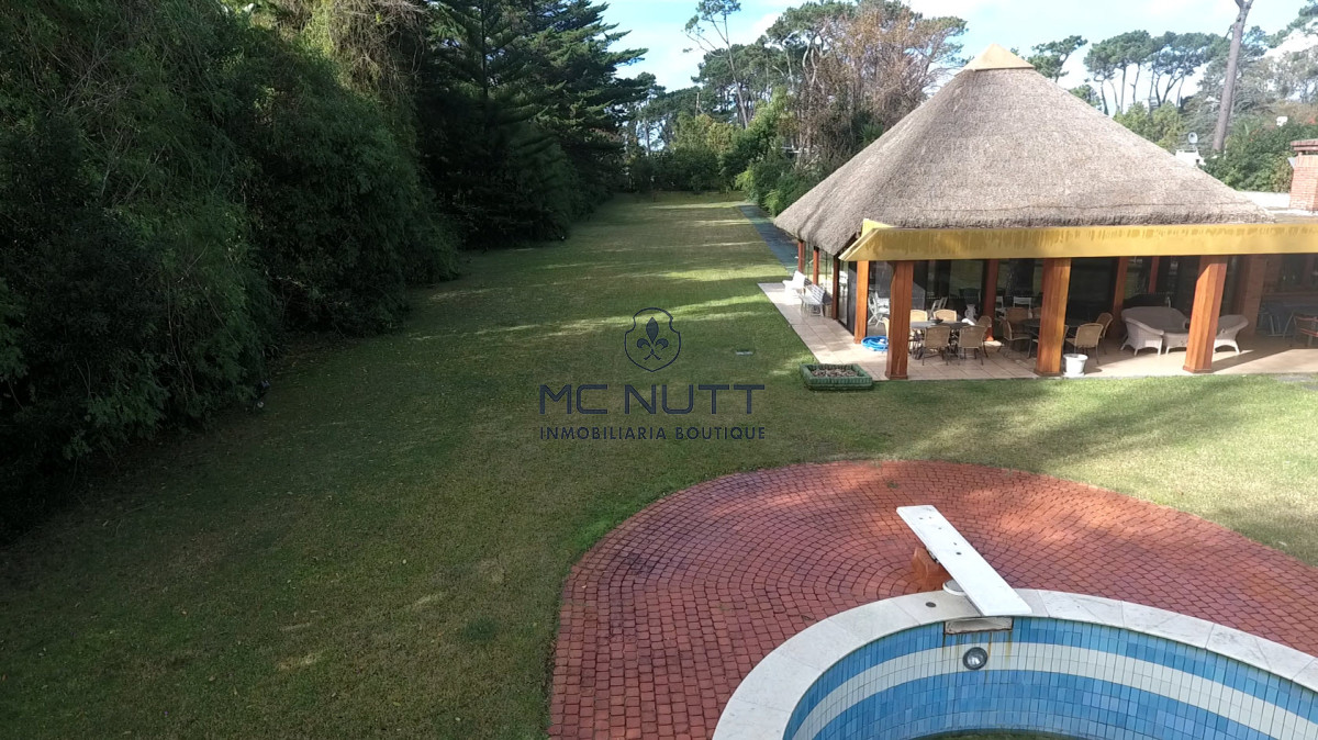 Casa ID.581/ - Casa en venta  Playa Mansa Punta del Este