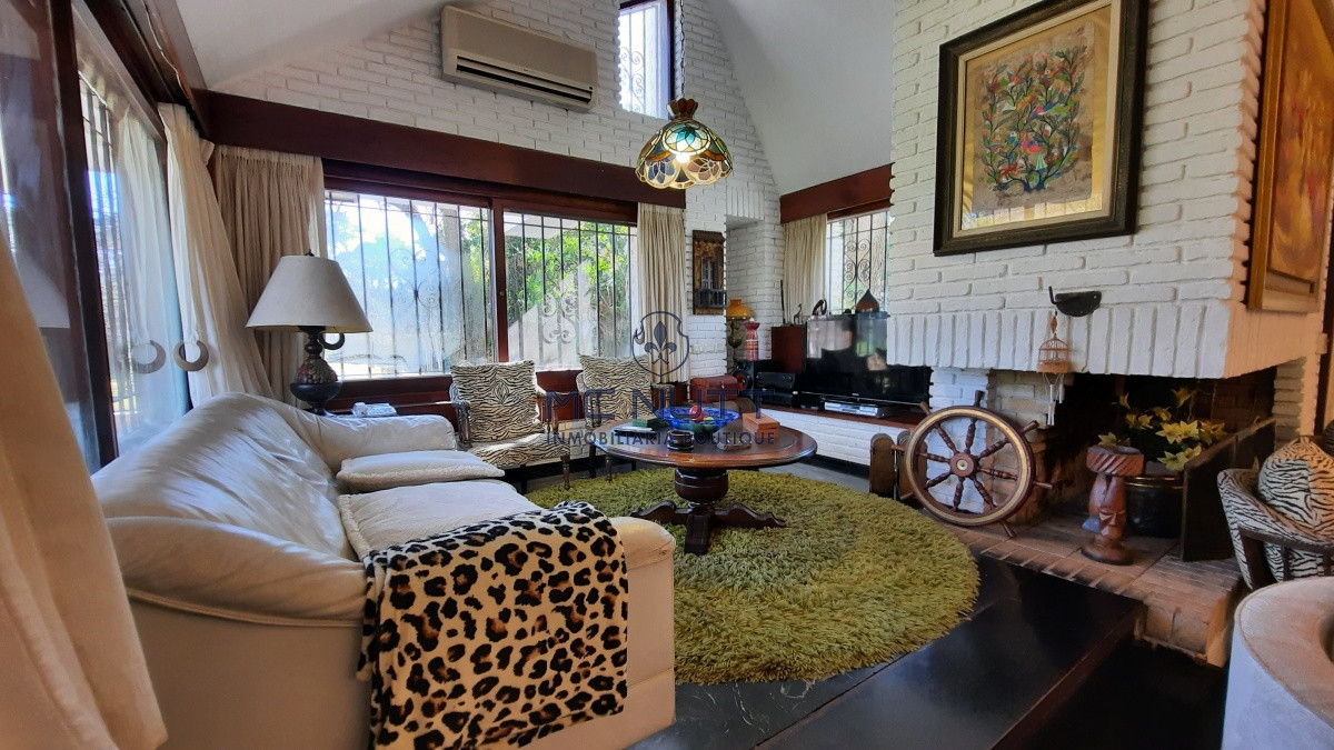 Casa ID.581/ - Casa en venta  Playa Mansa Punta del Este