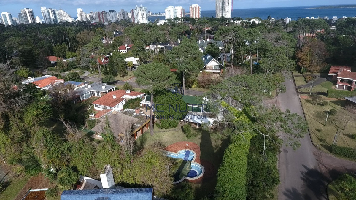 Casa ID.581/ - Casa en venta  Playa Mansa Punta del Este