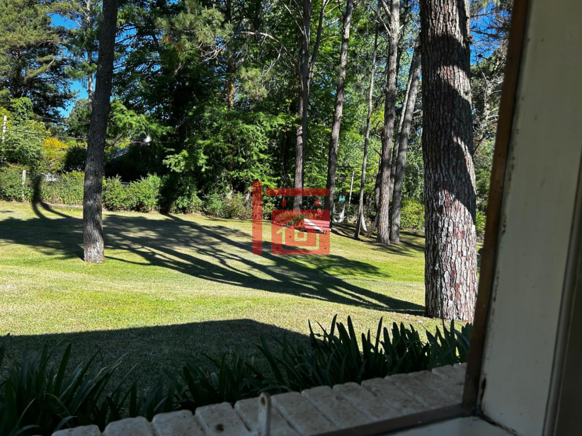 Casa ID.459 - Casa en alquiler Enero Barrio Lugano Arbolada 