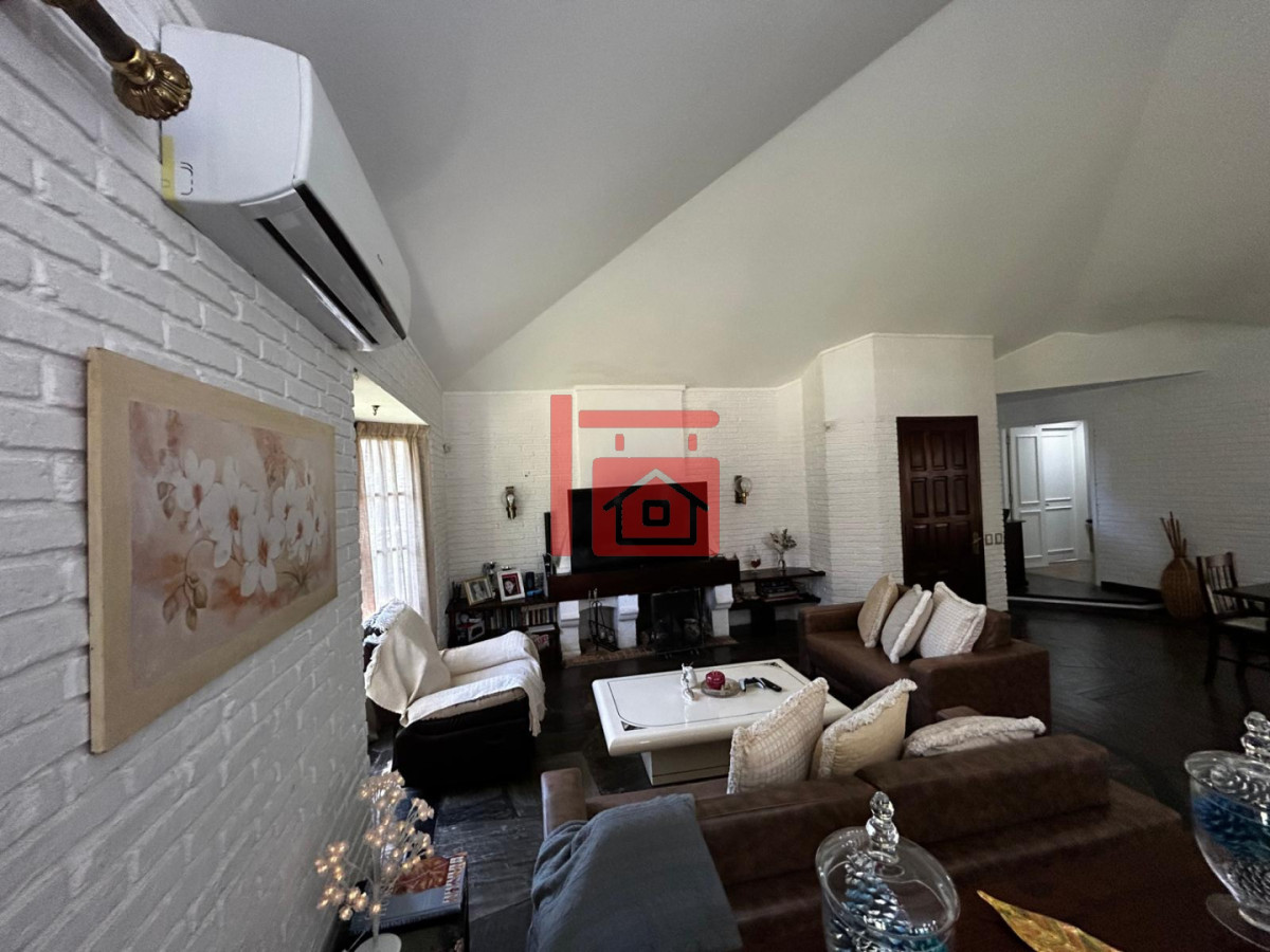 Casa ID.459 - Casa en alquiler Enero Barrio Lugano Arbolada 