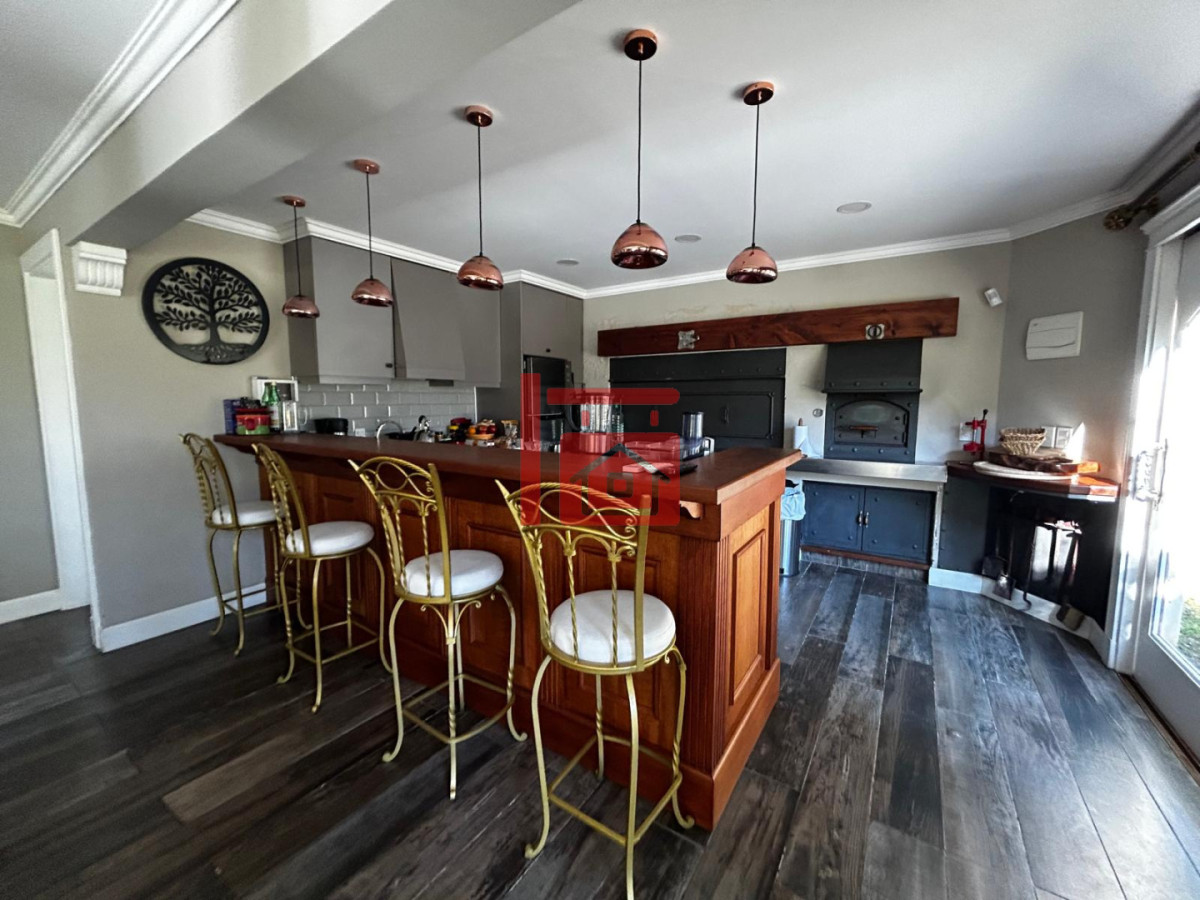 Casa ID.459 - Casa en alquiler Enero Barrio Lugano Arbolada 