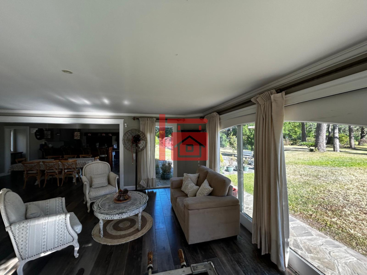 Casa ID.459 - Casa en alquiler Enero Barrio Lugano Arbolada 