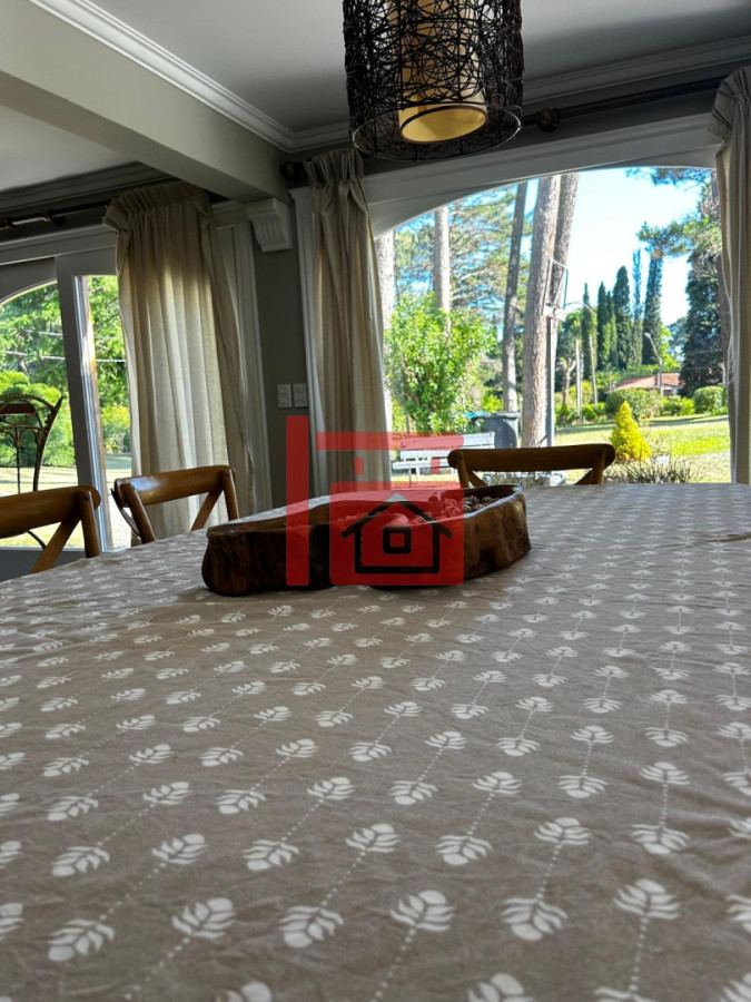 Casa ID.459 - Casa en alquiler Enero Barrio Lugano Arbolada 