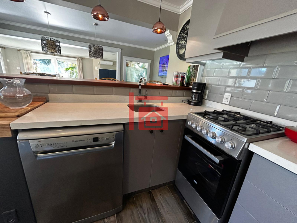 Casa ID.459 - Casa en alquiler Enero Barrio Lugano Arbolada 