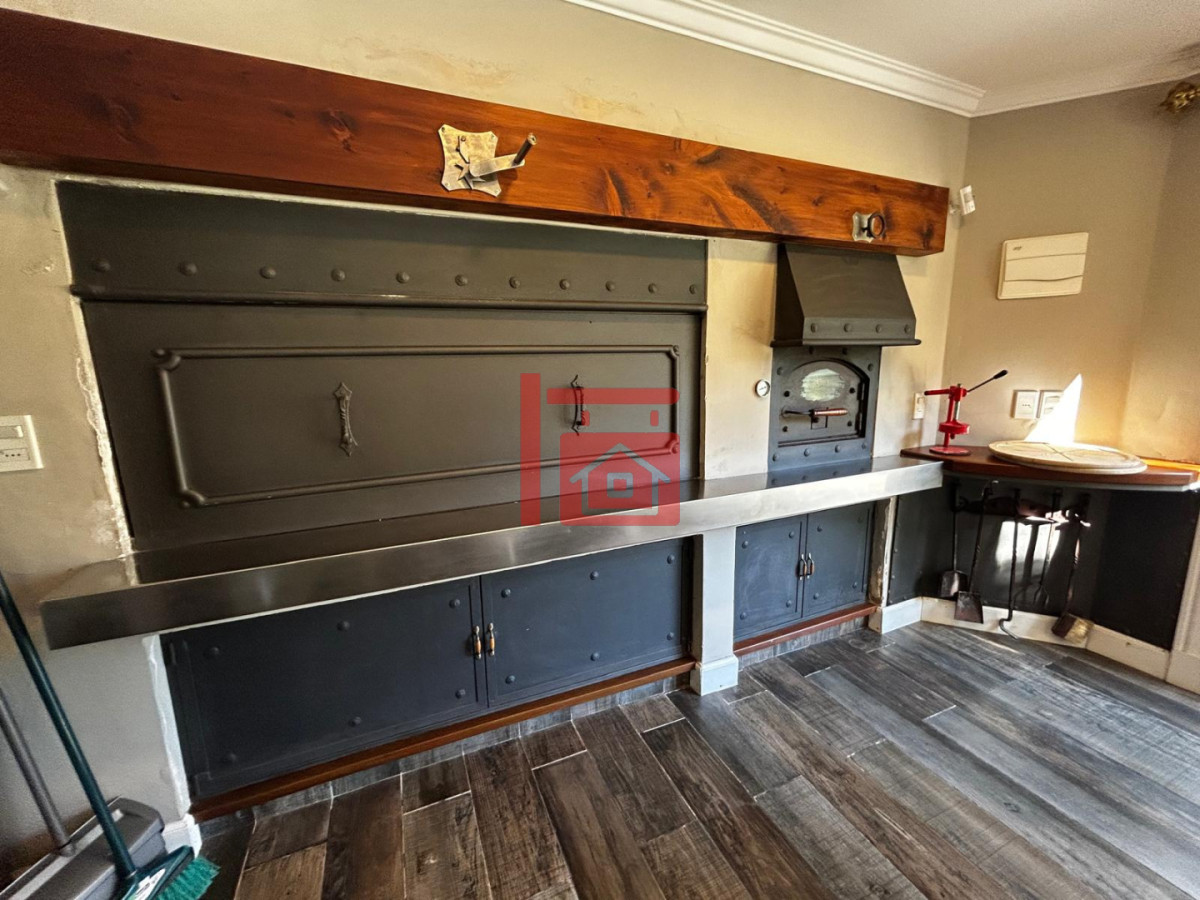 Casa ID.459 - Casa en alquiler Enero Barrio Lugano Arbolada 