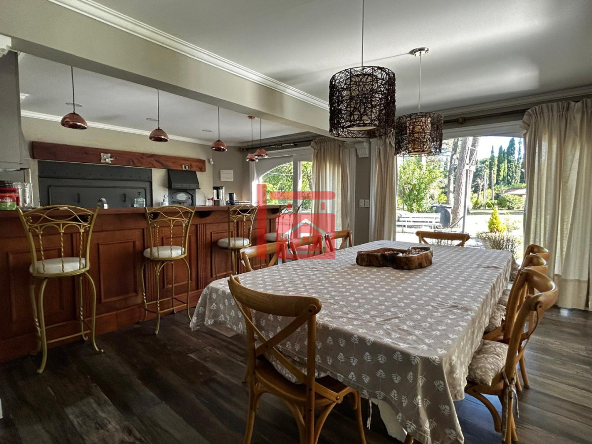 Casa ID.459 - Casa en alquiler Enero Barrio Lugano Arbolada 