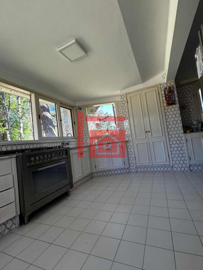 Casa ID.459 - Casa en alquiler Enero Barrio Lugano Arbolada 