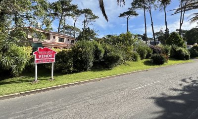 Espléndida residencia de estilo mediterráneo sobre importante Avenida
