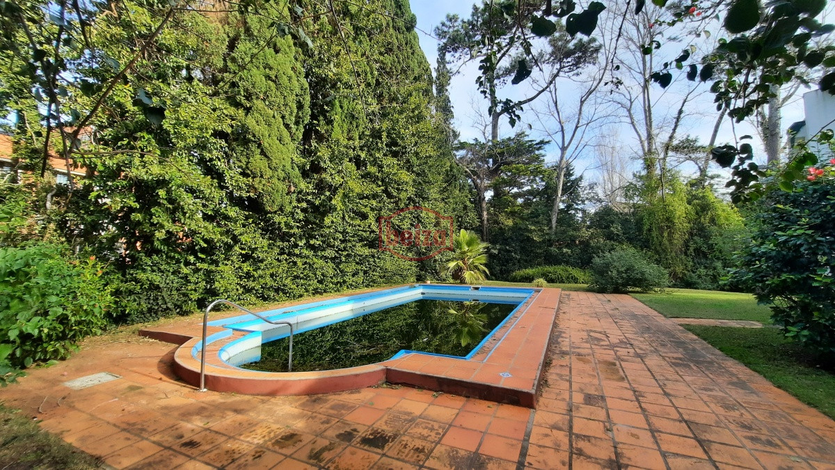 Casa ID.164503 - Imperdible Oportunidad en Playa Mansa a Tan Solo Metros del Mar