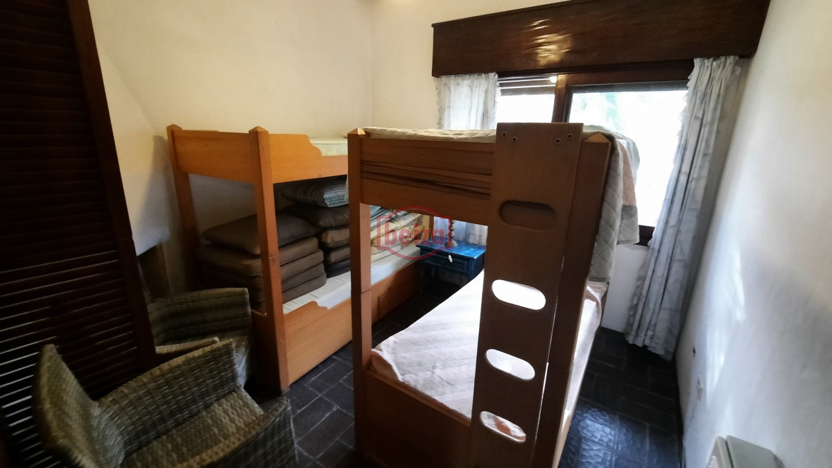 Casa ID.164503 - Imperdible Oportunidad en Playa Mansa a Tan Solo Metros del Mar