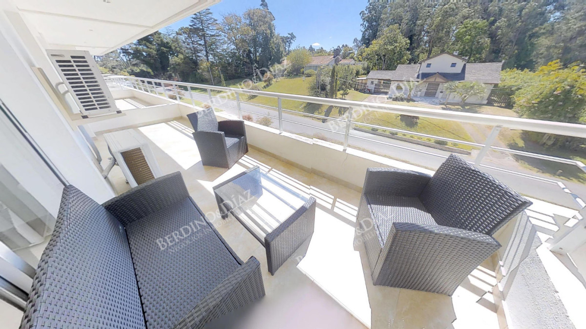 Apartamento ID.252 - Penthouse en venta  ubicado en Zona Golf con servicios