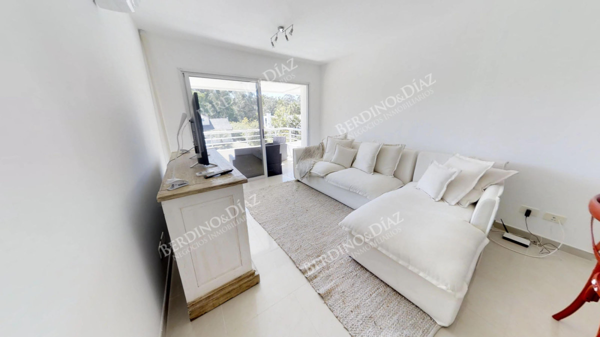 Apartamento ID.252 - Penthouse en venta  ubicado en Zona Golf con servicios