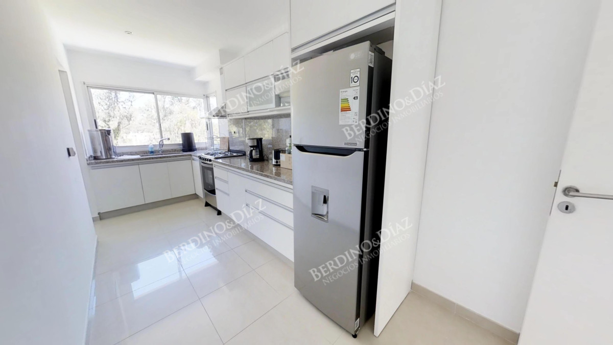 Apartamento ID.252 - Penthouse en venta  ubicado en Zona Golf con servicios