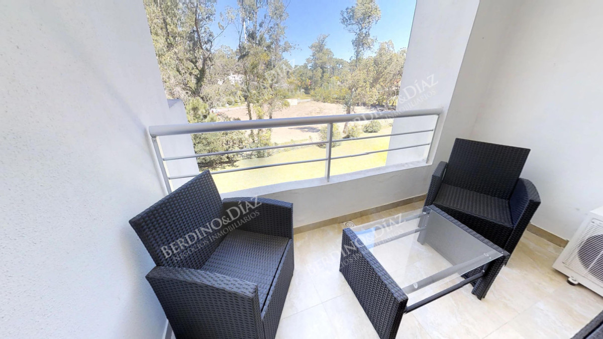 Apartamento ID.252 - Penthouse en venta  ubicado en Zona Golf con servicios