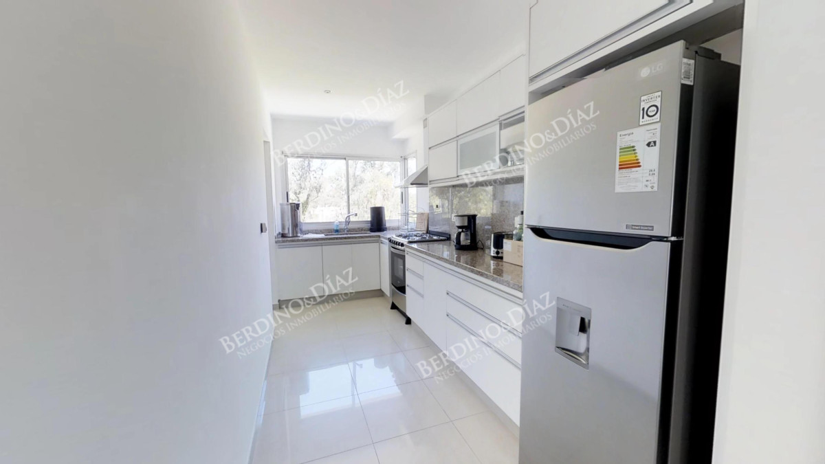 Apartamento ID.252 - Penthouse en venta  ubicado en Zona Golf con servicios