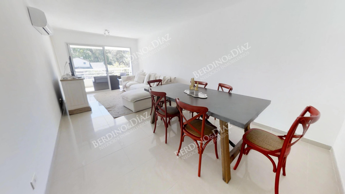 Apartamento ID.252 - Penthouse en venta  ubicado en Zona Golf con servicios