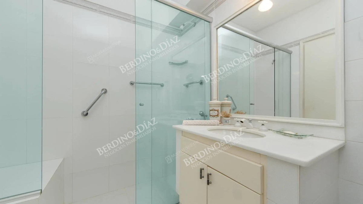Apartamento ID.384 -  Apartamento formidable Frente a Puerto de  Punta del Este