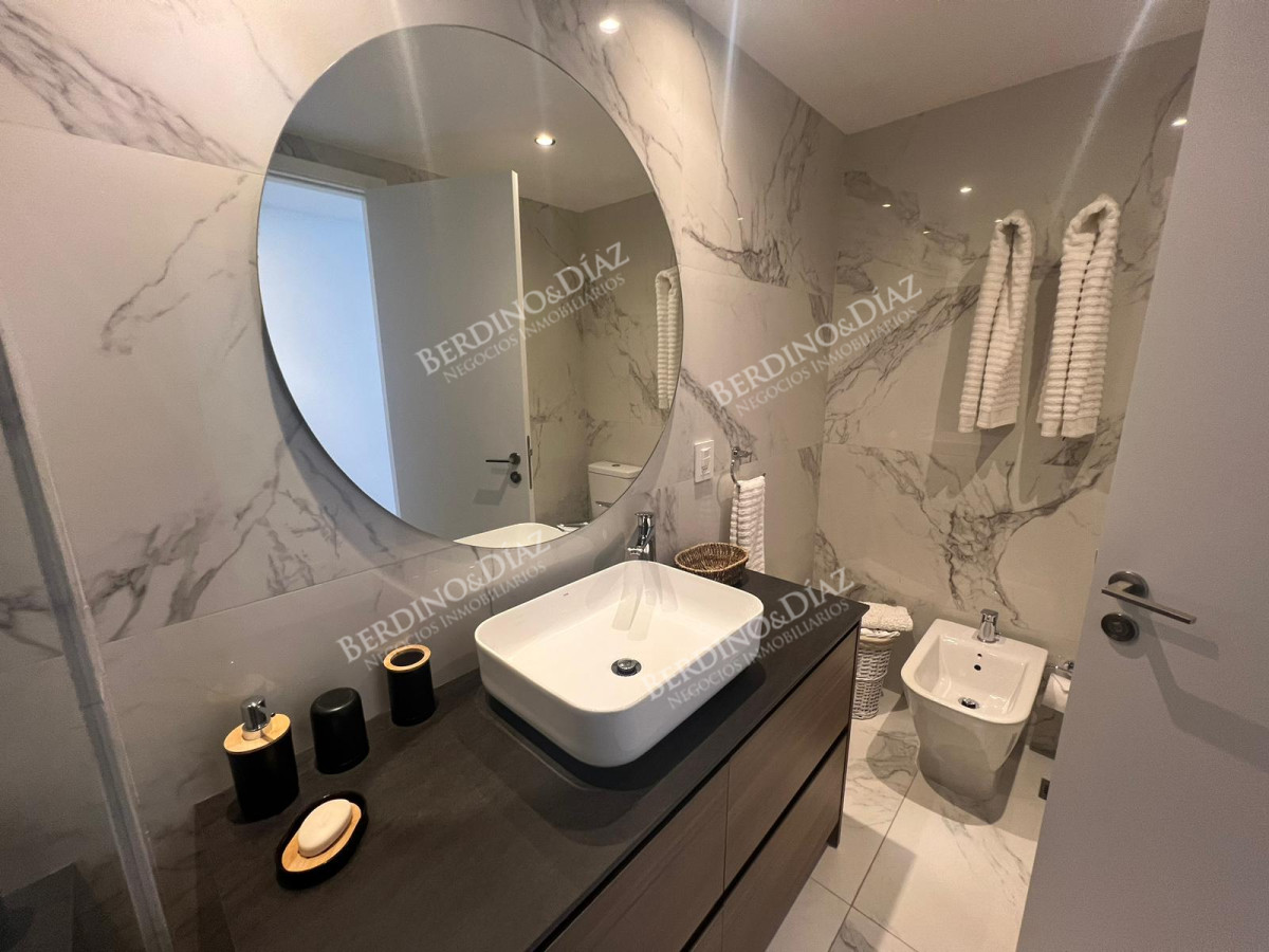 Apartamento ID.2746 - Venetian Luxury 2 dormitorios pisa alto en venta