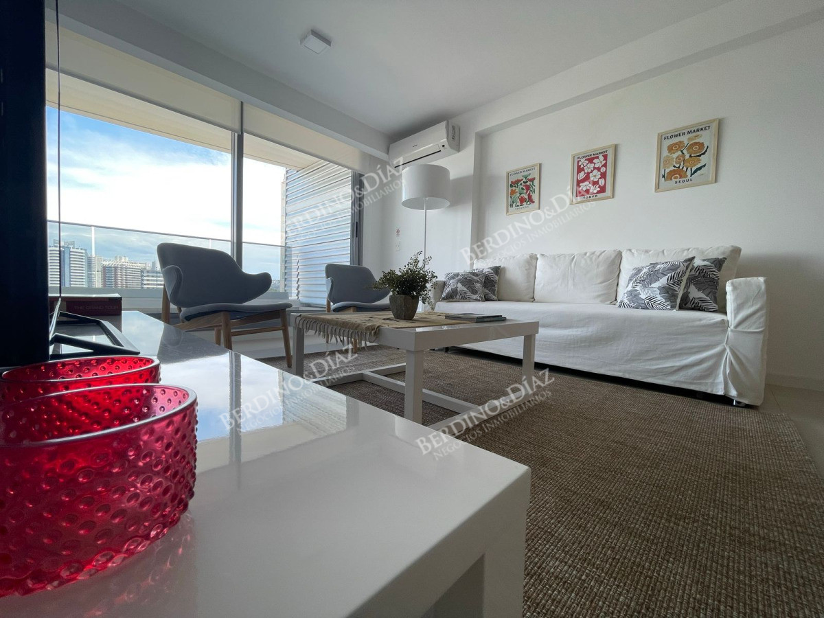 Apartamento ID.2960 - Apartamento en venta 2 dormitorios a 1 cuadra de Playa Brava 