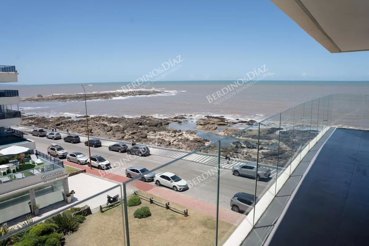 Apartamento ID.2326 - Penthouse en venta êninsula vista al mar y servicios