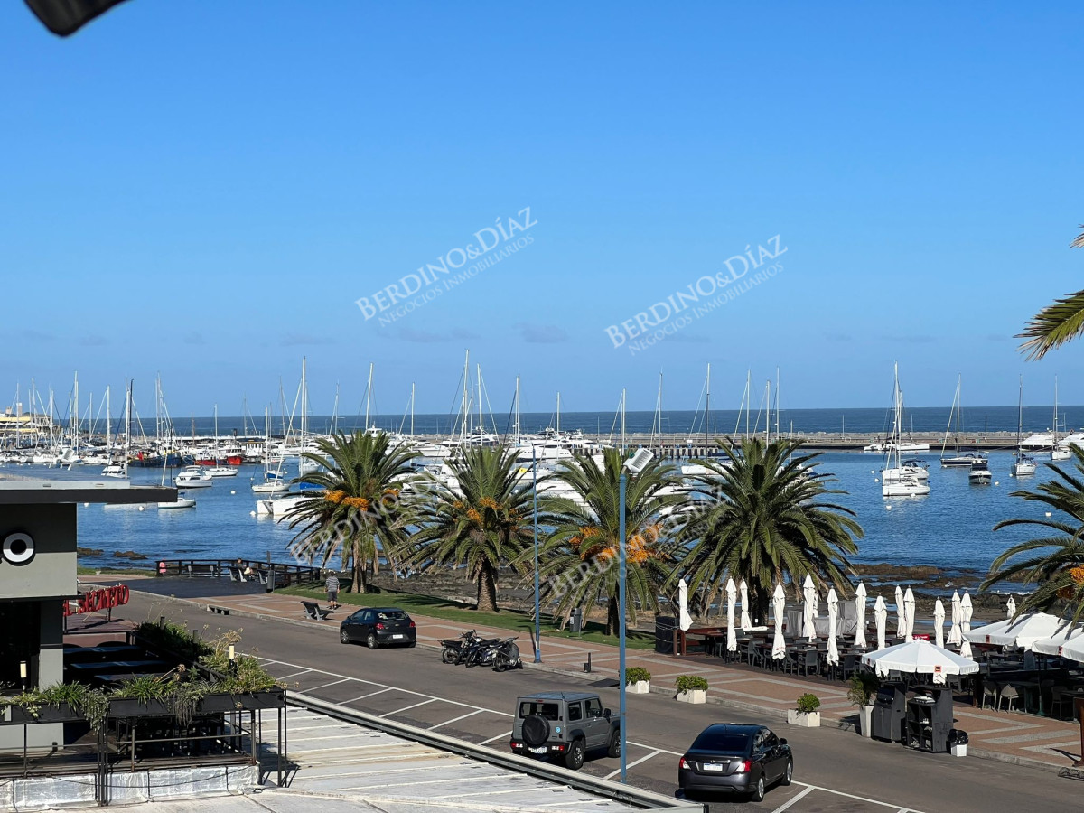 Apartamento ID.1744 - Puerto Punta del Este Apartamento de 3 dormitorios y dependencia