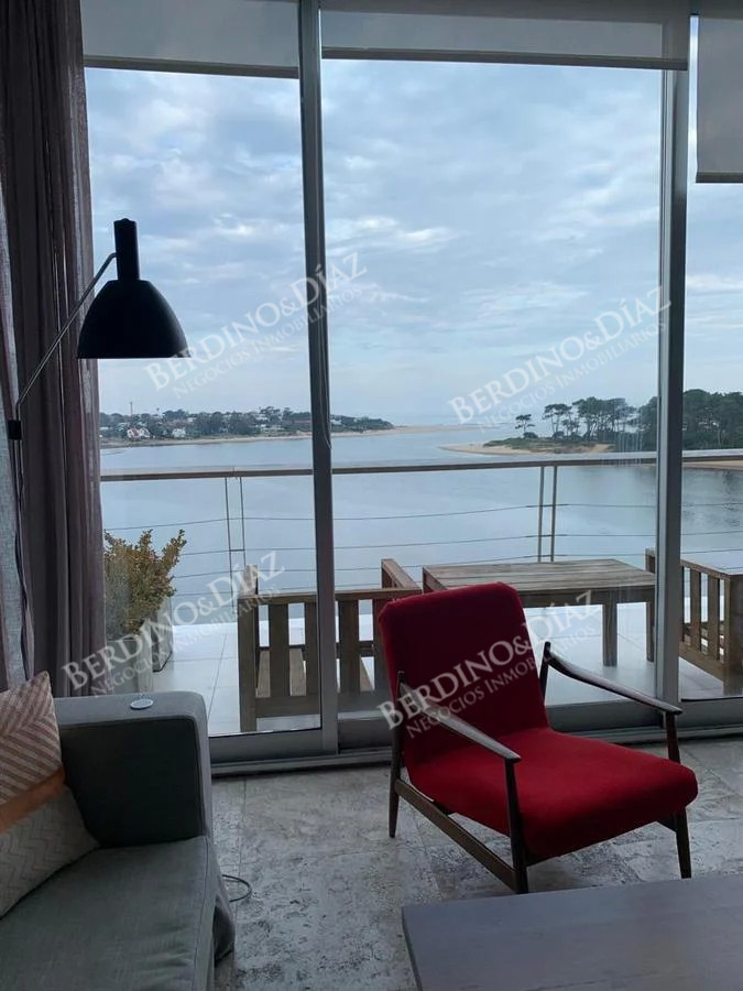 Apartamento ID.2144 - Penthouse en venta 3 dormitorios en La barra con vista al mar