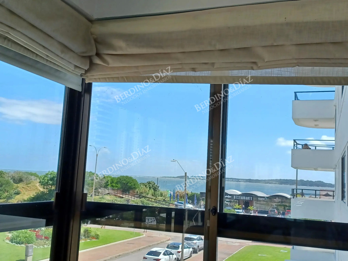 Apartamento ID.2840 - Apartamento en venta Playa Mansa 3 dormitorios