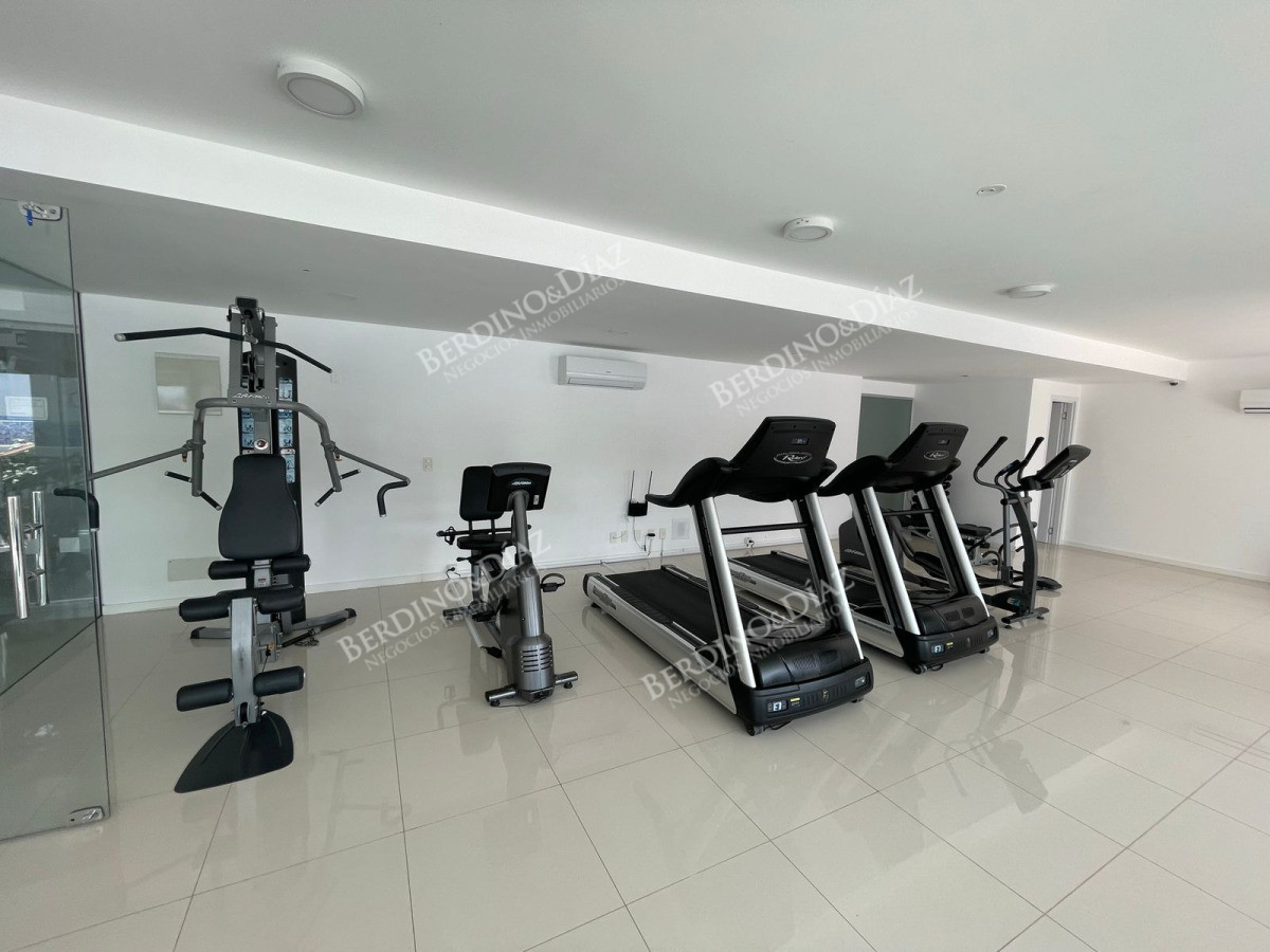 Apartamento ID.2960 - Apartamento en venta 2 dormitorios a 1 cuadra de Playa Brava 