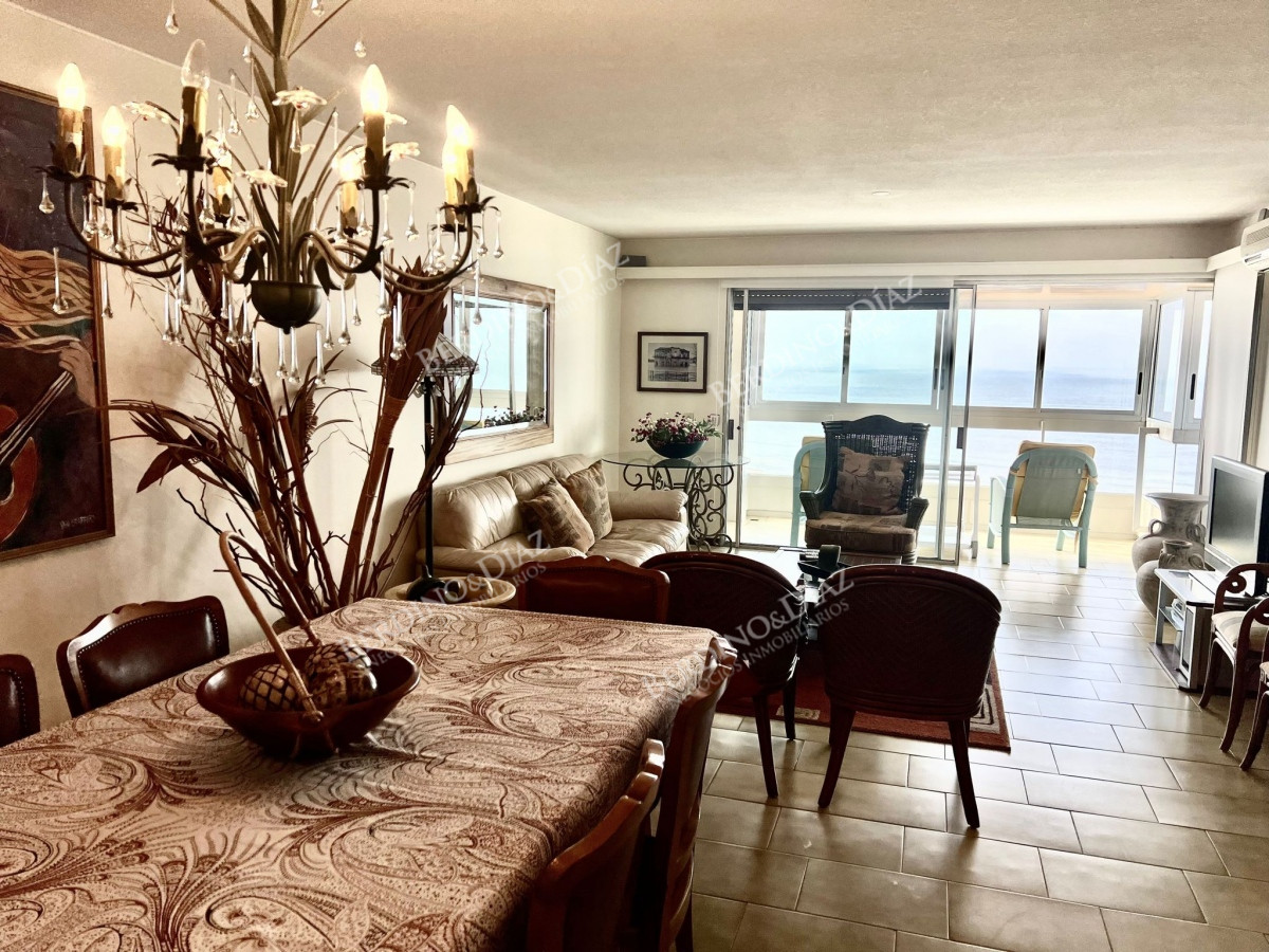 Apartamento ID.109 - Espectacular vista a Playa Brava Precio Reducido 