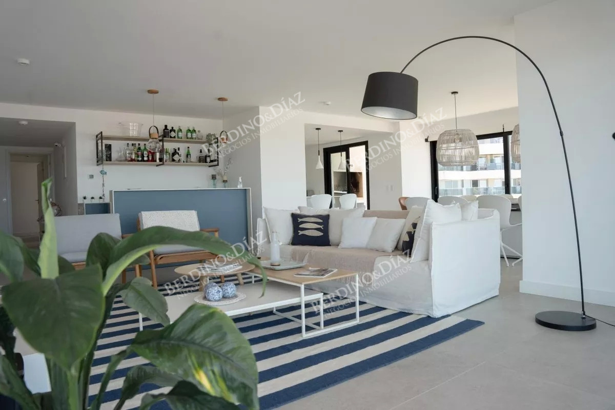 Apartamento ID.2326 - Penthouse en venta êninsula vista al mar y servicios