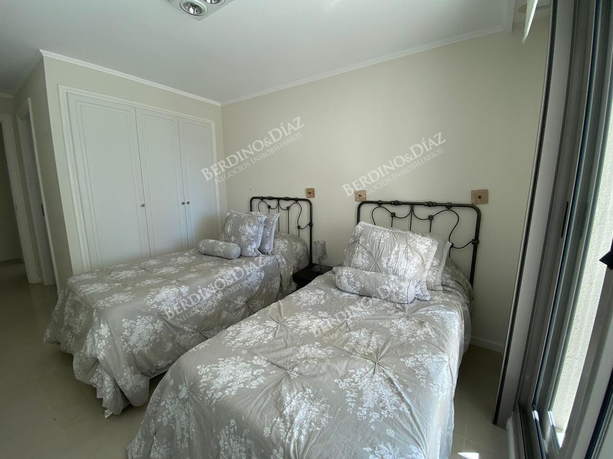 Apartamento ID.2303 - APARTAMENTO EN VENTA PLAYA BARVA ESQUINERO 