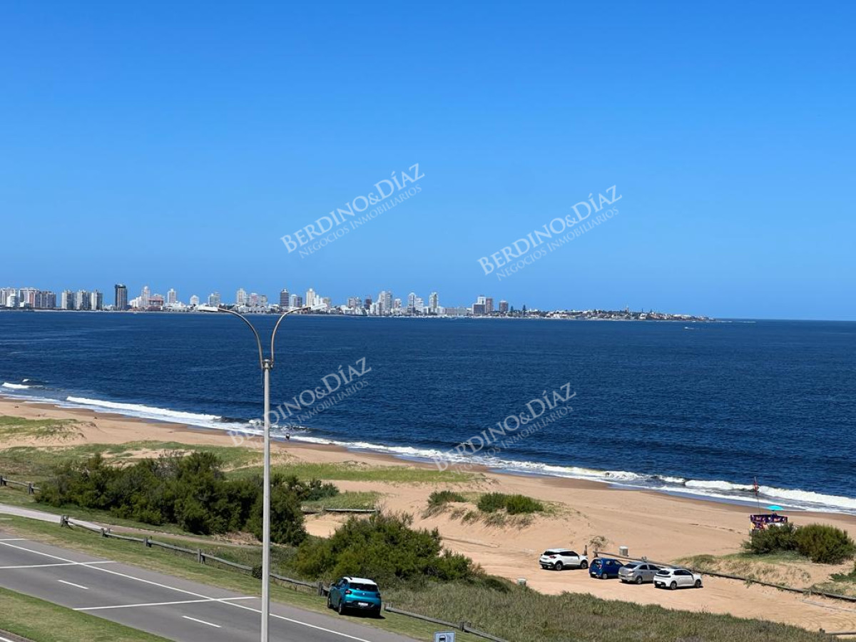 Apartamento ID.2561 - Playa Mansa Apartamento 3 suites frente al mar  y servicios