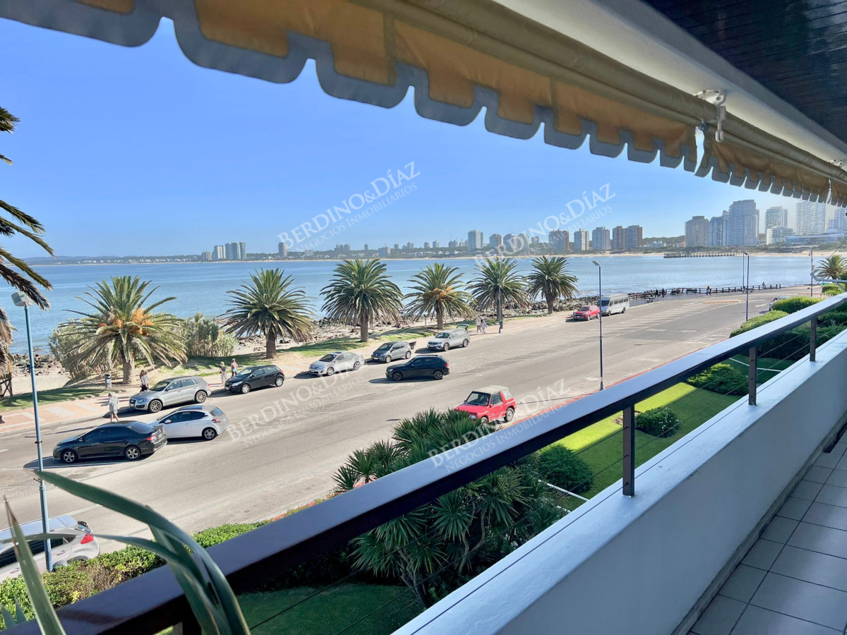 Apartamento ID.1744 - Puerto Punta del Este Apartamento de 3 dormitorios y dependencia