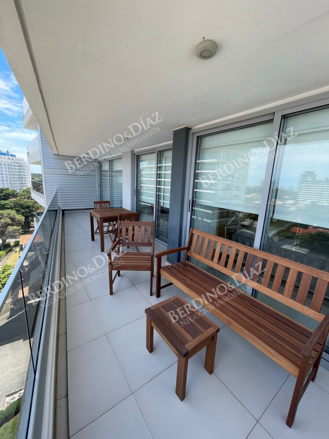 Apartamento ID.2960 - Apartamento en venta 2 dormitorios a 1 cuadra de Playa Brava 
