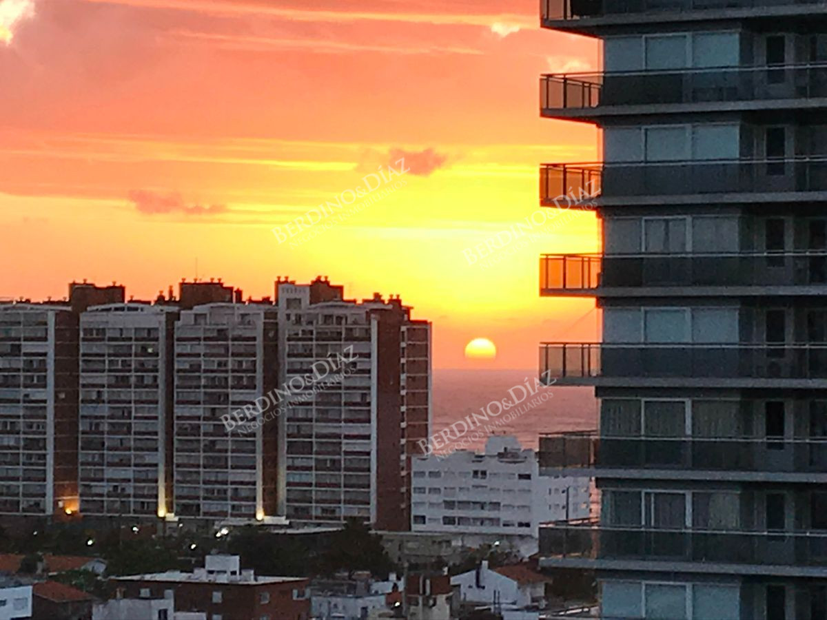 Apartamento ID.1999 - Apartamento en venta en Playa Brava 3 dormitorios