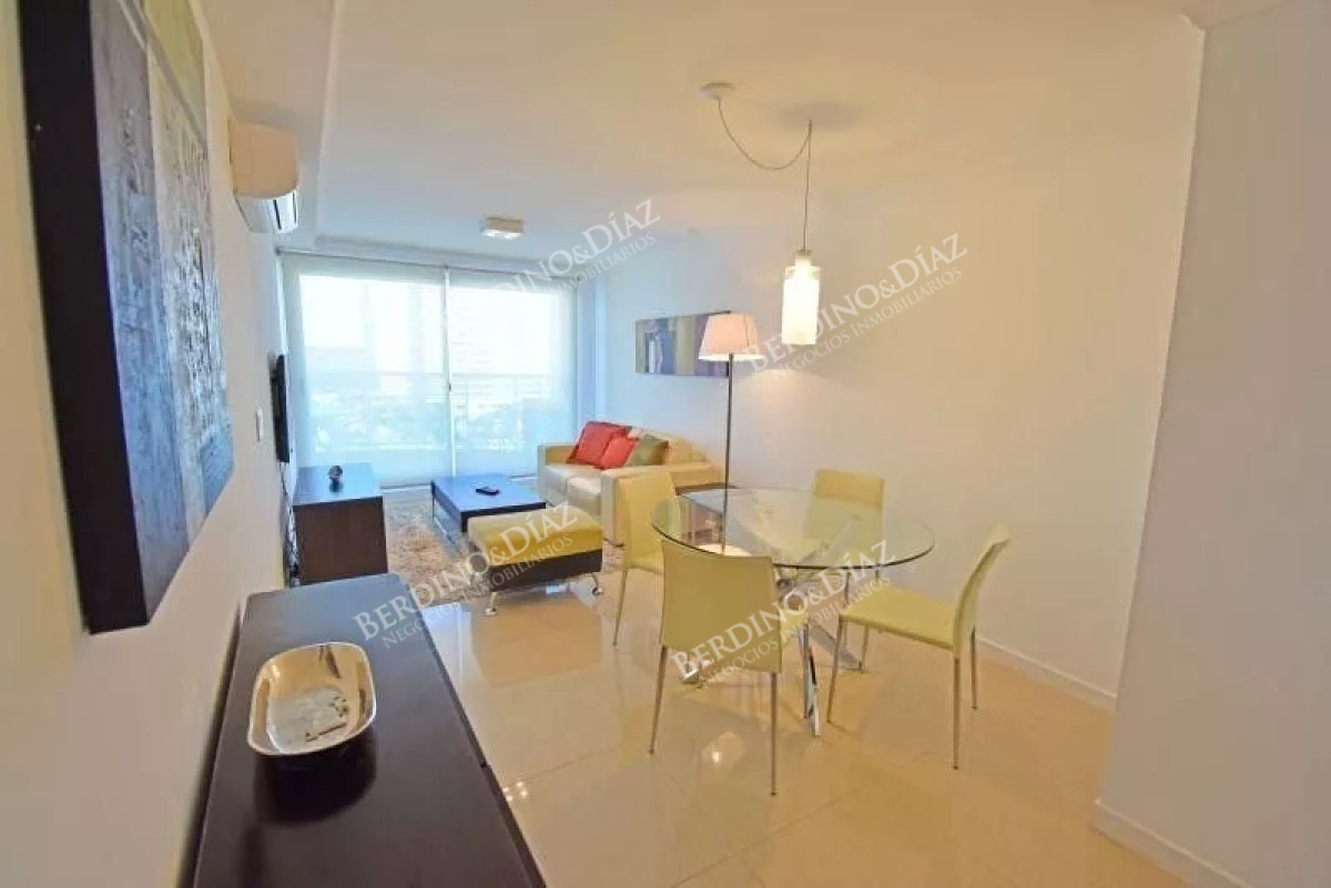 Apartamento ID.2809 - Apartamento en venta en Casino Tower Punta del Este