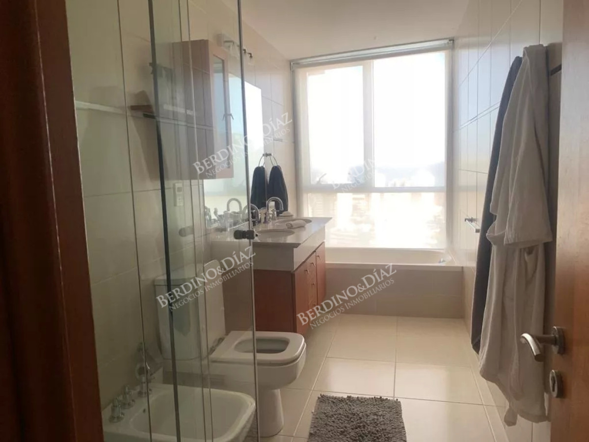 Apartamento ID.2081 - Apartamento de 3 dormitorios Playa Mansa
