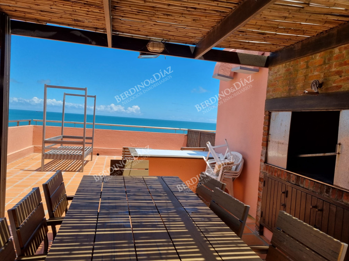 Apartamento ID.2711 - Pensthouse en venta 2 dormitorios parrillero propio Playa Mansa