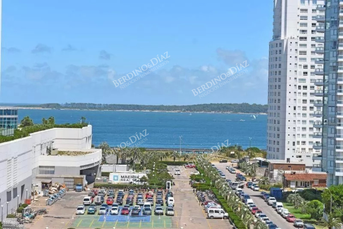 Apartamento ID.2809 - Apartamento en venta en Casino Tower Punta del Este