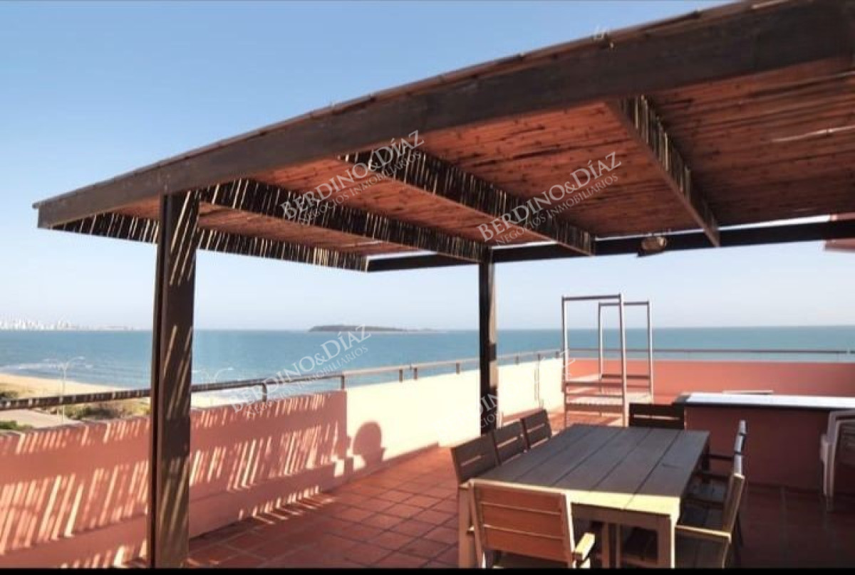 Apartamento ID.2711 - Pensthouse en venta 2 dormitorios parrillero propio Playa Mansa