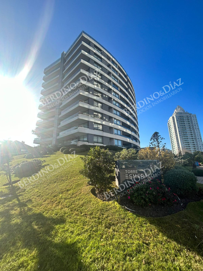 Apartamento ID.2960 - Apartamento en venta 2 dormitorios a 1 cuadra de Playa Brava 