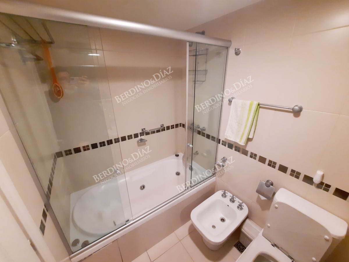 Apartamento ID.150 -  PentHouse en venta con hermosa vista a Playa Mansa
