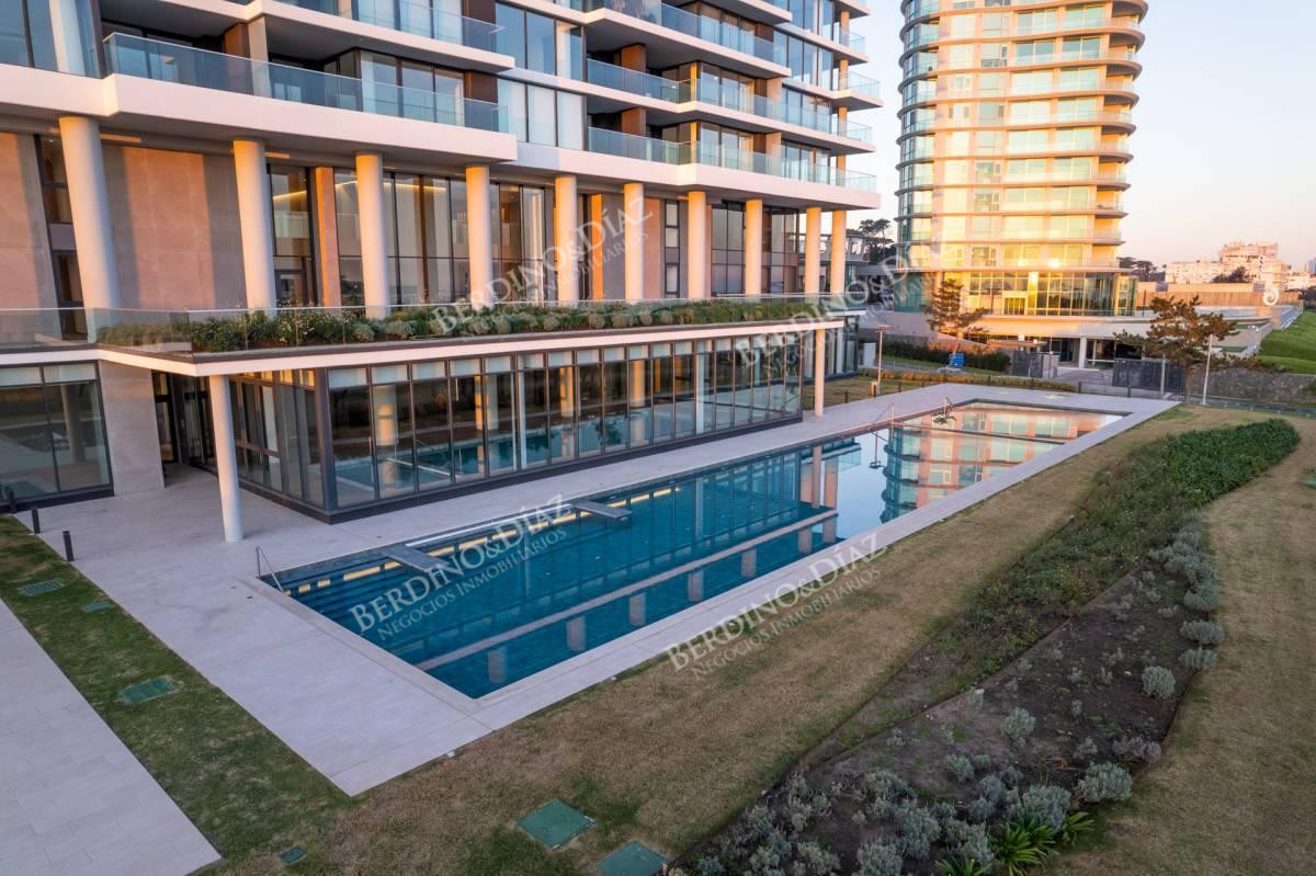 Apartamento ID.709 - VENETIAN  Venta 4 dormitorios esquinero en Playa Mansa