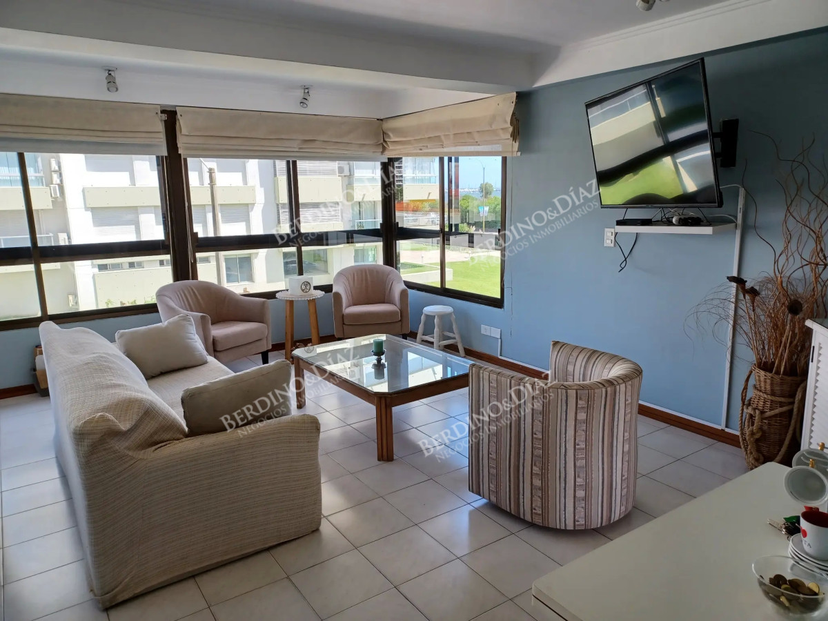 Apartamento ID.2840 - Apartamento en venta Playa Mansa 3 dormitorios