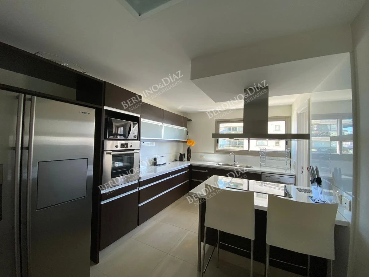 Apartamento ID.2303 - APARTAMENTO EN VENTA PLAYA BARVA ESQUINERO 