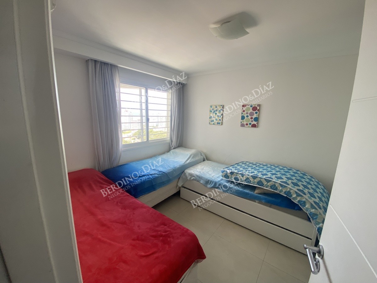 Apartamento ID.1537 - Apartamento en venta en Punta del Este Playa Mansa con servicios