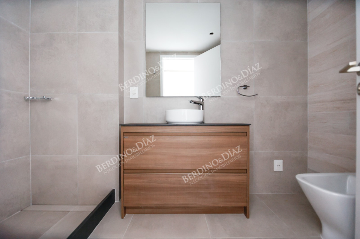 Apartamento ID.2916 - Venetian frente a Playa Mansa  Apartamento unificado Punta del Este