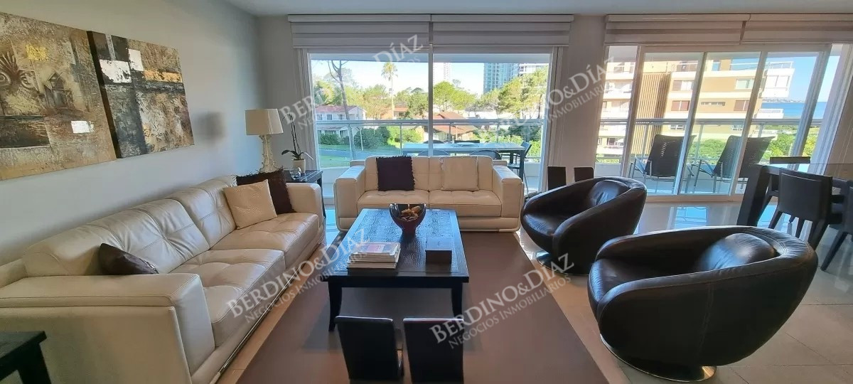 Apartamento ID.2693 - Aquarela en venta 4 suites venta en Punta del Este